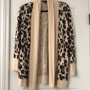 Gibson Leopard Print Cardigan 🐆